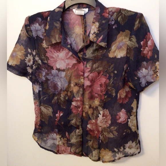 Miss Dorby floral button down blouse with back slit and button detail size 12 - Picture 8 of 9